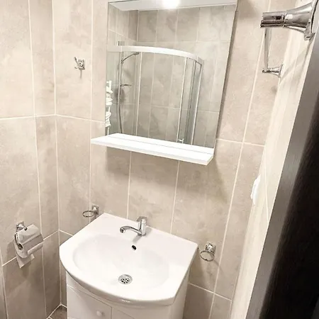 Stylish Near Harbor And Luxury סבטי ולאס